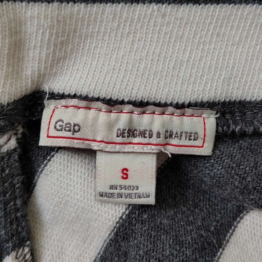 Gap 100% Cotton Women's Small Gray & White Striped Mini Skirt - Picture 7 of 11